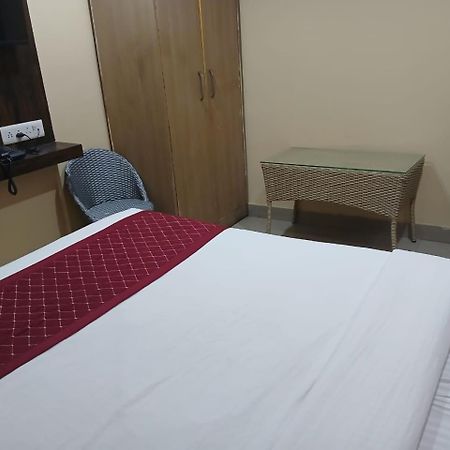 Blossoms Room Hotel Alekhya Residency- Luxury Lollection Χιντεραμπάντ Εξωτερικό φωτογραφία