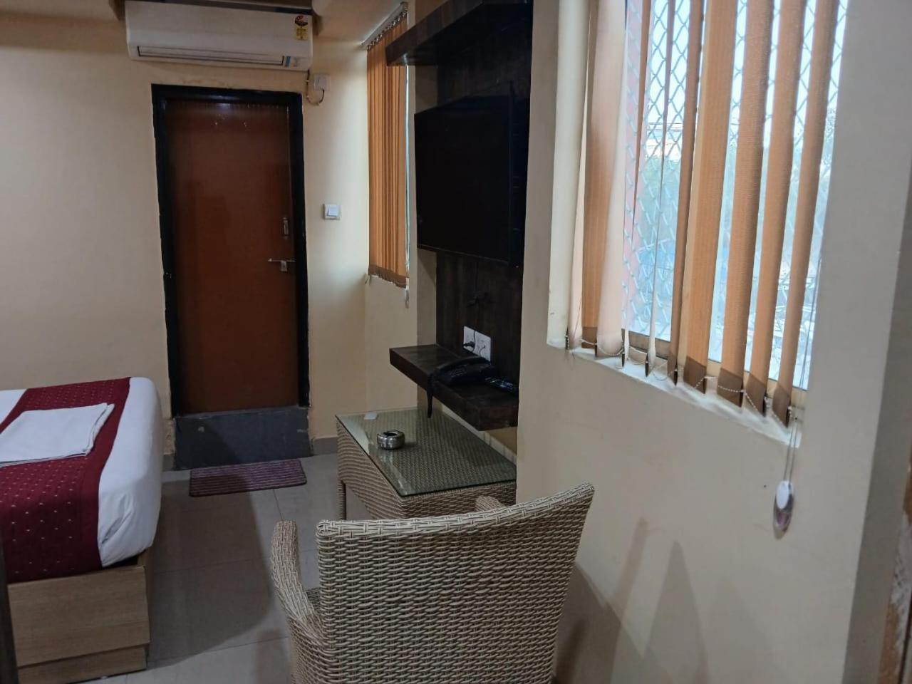 Blossoms Room Hotel Alekhya Residency- Luxury Lollection Χιντεραμπάντ Εξωτερικό φωτογραφία