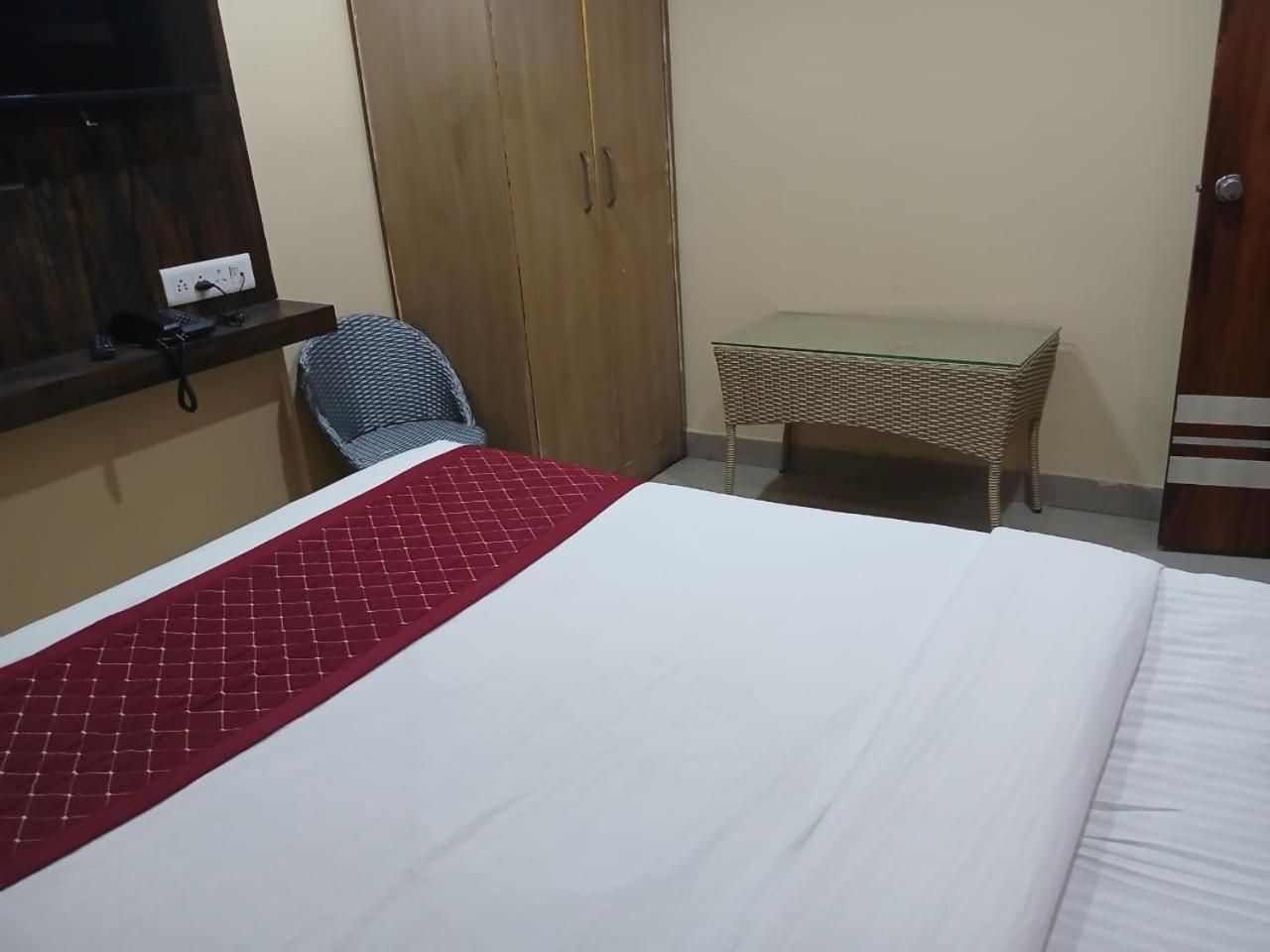 Blossoms Room Hotel Alekhya Residency- Luxury Lollection Χιντεραμπάντ Εξωτερικό φωτογραφία