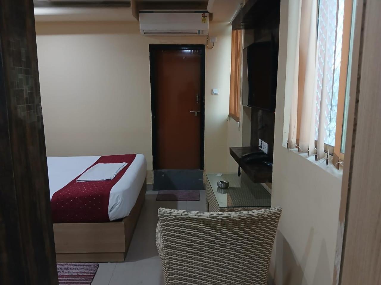 Blossoms Room Hotel Alekhya Residency- Luxury Lollection Χιντεραμπάντ Εξωτερικό φωτογραφία