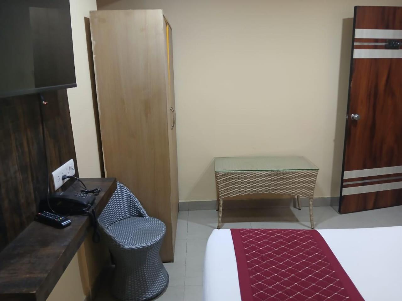Blossoms Room Hotel Alekhya Residency- Luxury Lollection Χιντεραμπάντ Εξωτερικό φωτογραφία