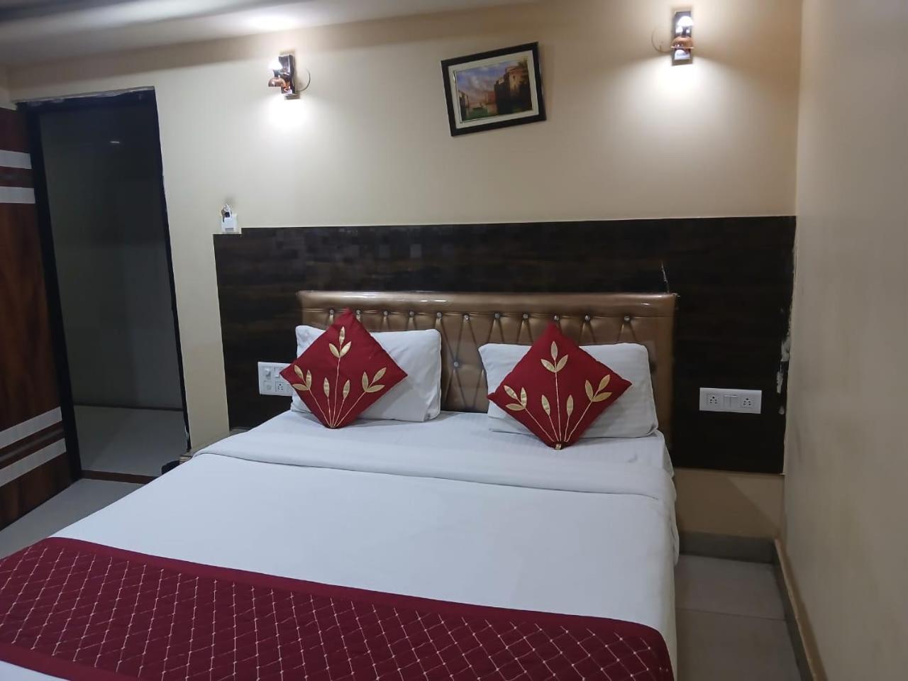 Blossoms Room Hotel Alekhya Residency- Luxury Lollection Χιντεραμπάντ Εξωτερικό φωτογραφία